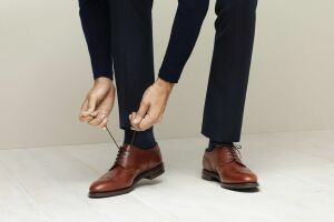 Мужские деловые туфли, как правильно их носить летом